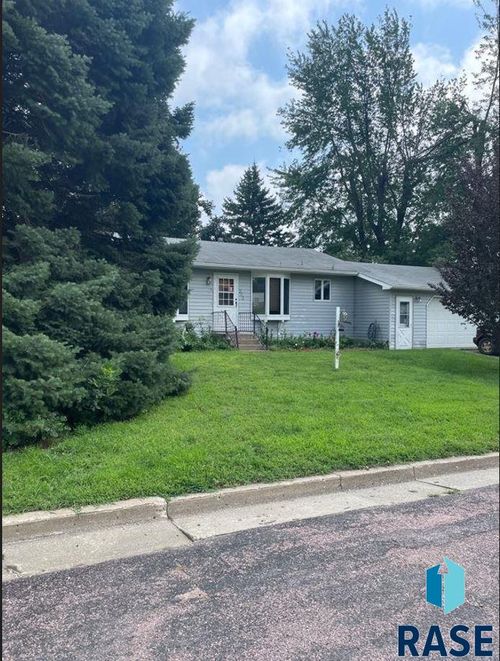 303 Lincoln Dr, Alcester, SD, 57001-2237 | Card Image