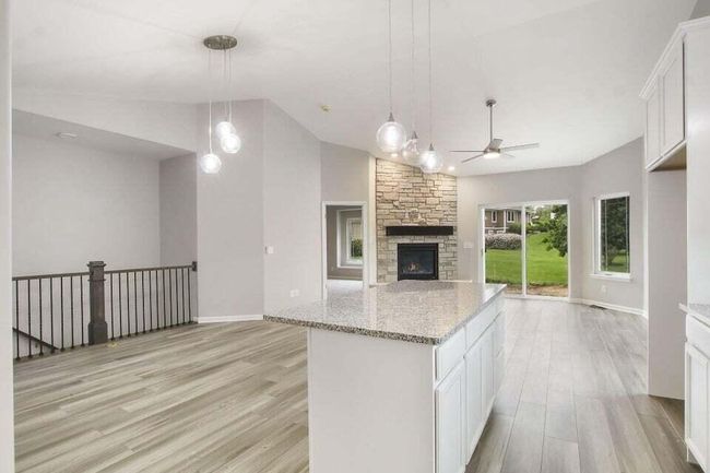 596 Tindalls Nest, Condo with 3 bedrooms, 3 bathrooms and null parking in TWIN LAKES WI | Image 7
