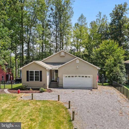 686 Lake Caroline Dr, Ruther Glen, VA, 22546-5113 | Card Image