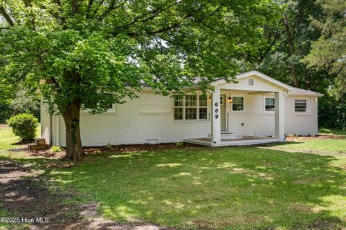 609 W College St, Warsaw, NC, 28398-1601 | Card Image