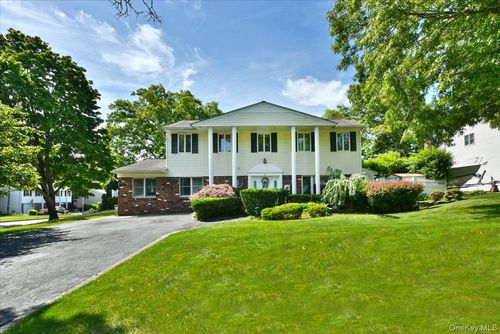 22 Chatham Rd, Commack, NY, 11725-2501 | Card Image