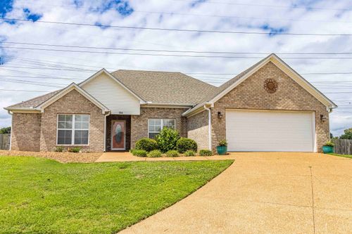 186 Walnut Trace Dr, Jackson, TN, 38305-1566 | Card Image