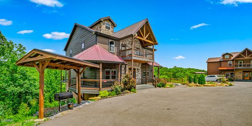 2125 Elk Pass Ln, Sevierville, TN, 37876 | Card Image