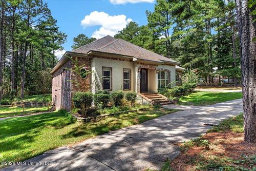 14 Bedford Forrest Ln, Hattiesburg, MS, 39401-9188 | Card Image