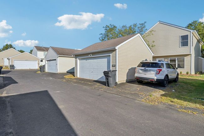5307 Valley Forge St, Condo with 3 bedrooms, 3 bathrooms and null parking in Orient OH | Image 46