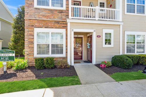 39 Southampton Dr, Massapequa, NY, 11758-3708 | Card Image