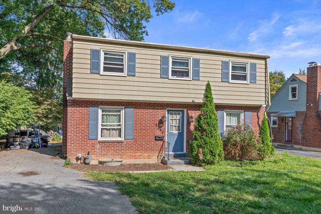 Manor Ridge Dr, Lancaster, PA 17603
