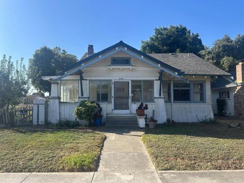 805 5th St, Hollister, CA, 95023-3611 | Card Image