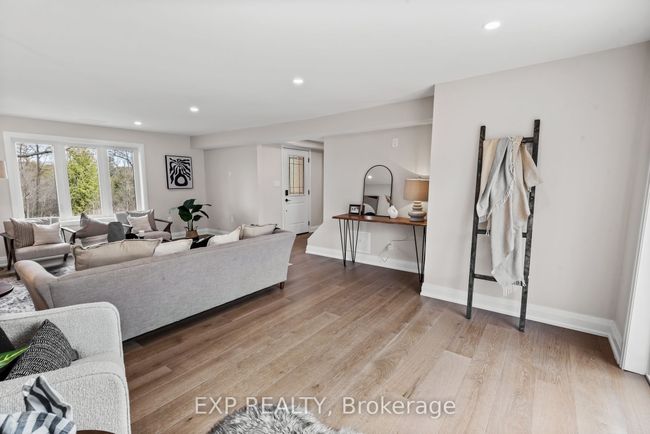 10485 County 2 Rd, House other with 3 bedrooms, 3 bathrooms and 6 parking in Grafton ON | Image 10