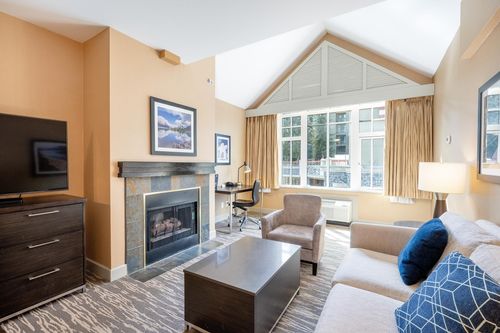 560-4050 Whistler Way, Whistler, BC, V8E1H9 | Card Image