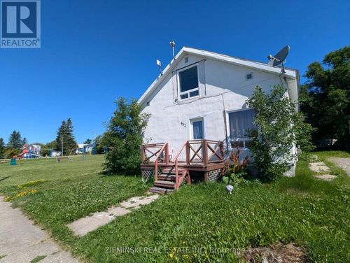 652 Montrock St, Iroquois Falls, ON, P0K | Card Image