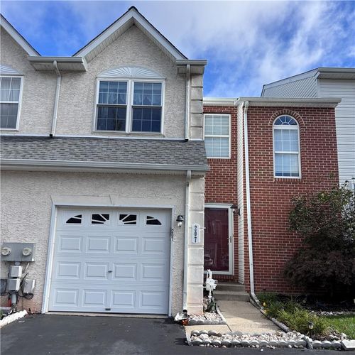 207 Hampshire Dr, SELLERSVILLE, PA, 18960-2875 | Card Image
