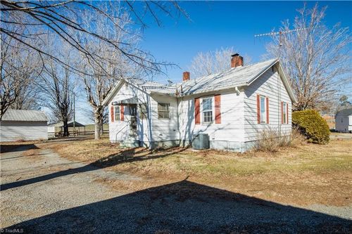 2226 Holloway Church Rd, Lexington, NC, 27292-6472 | Card Image