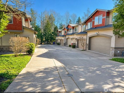 12211 Ne 103rd Ln, Kirkland, WA, 98033-8845 | Card Image