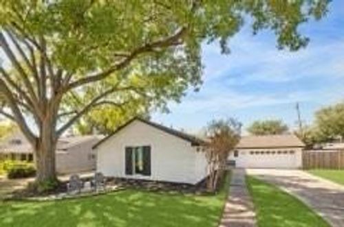 1202 Walnut Bend Ln, Houston, TX, 77042-2313 | Card Image