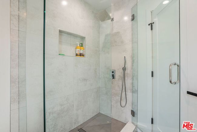 5737 Allott Ave, House other with 6 bedrooms, 6 bathrooms and 2 parking in Sherman Oaks CA | Image 41