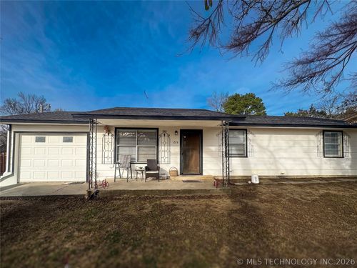 226 Orchard St, Lone Grove, OK, 73443-9663 | Card Image