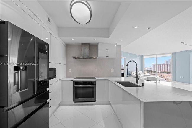 UNIT-1202 - 200 Sunny Isles Blvd, Condo with 3 bedrooms, 2 bathrooms and null parking in Sunny Isles Beach FL | Image 23