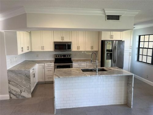 9015 W Sunrise Blvd, Plantation, FL, 33322-5265 | Card Image