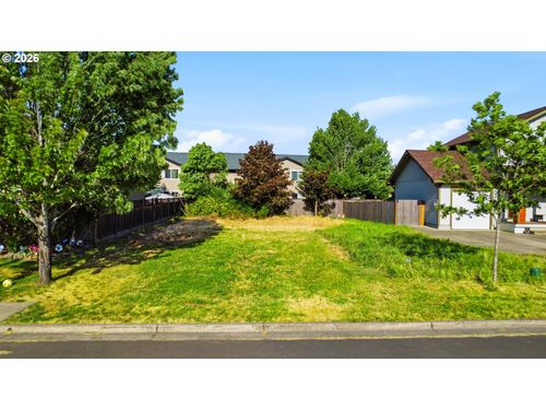 235 Se Hope Ct, Sheridan, OR, 97378 | Card Image