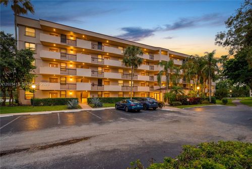 206-2768 Carambola Cir S, Coconut Creek, FL, 33066-2590 | Card Image
