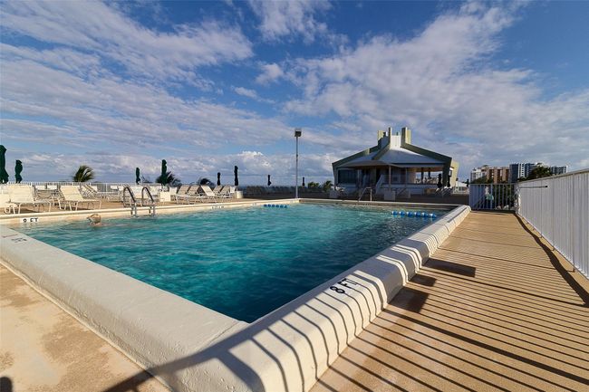 North pool | Image 31