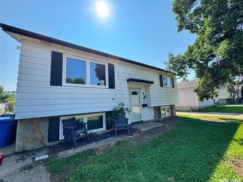 12 Bowerman Crescent, Prince Albert, SK, S6V6K2 | Card Image