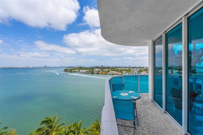 APT-1002 - 1881 79 Th Street Cswy, Condo with 2 bedrooms, 3 bathrooms and null parking in North Bay Village FL | Image 16