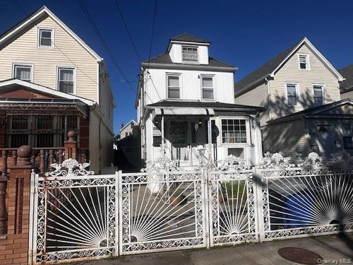 90-62 202nd St, Hollis, NY, 11423-2717 | Card Image