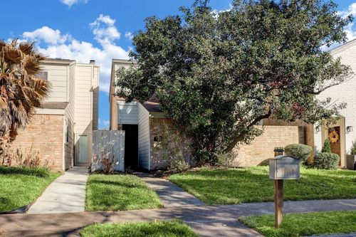10910 Francoise Blvd, Houston, TX, 77042-2600 | Card Image