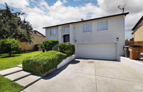 5209 Yellow Rose Ct, Bakersfield, CA, 93307-5473 | Card Image