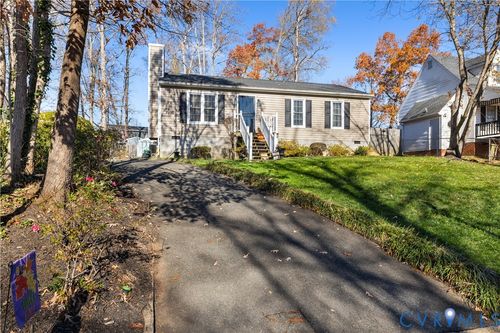 8400 Debbs Ln, North Chesterfield, VA, 23235-6281 | Card Image