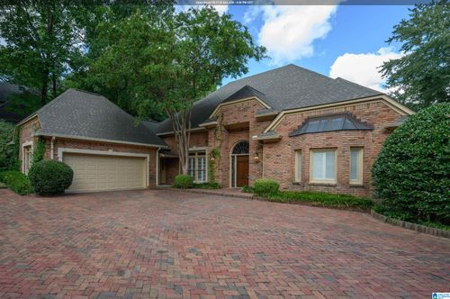 1226 Lake Forest Cir, Hoover, AL, 35244-1302 | Card Image