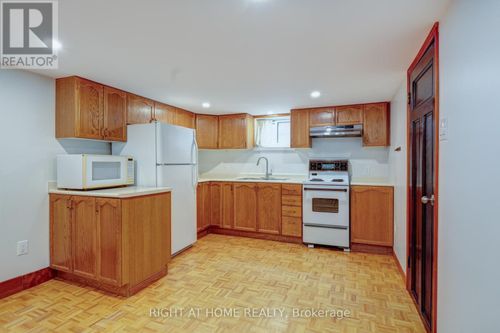 lower-952 Coxwell Avenue, Toronto (East York), ON, M4C3G3 | Card Image