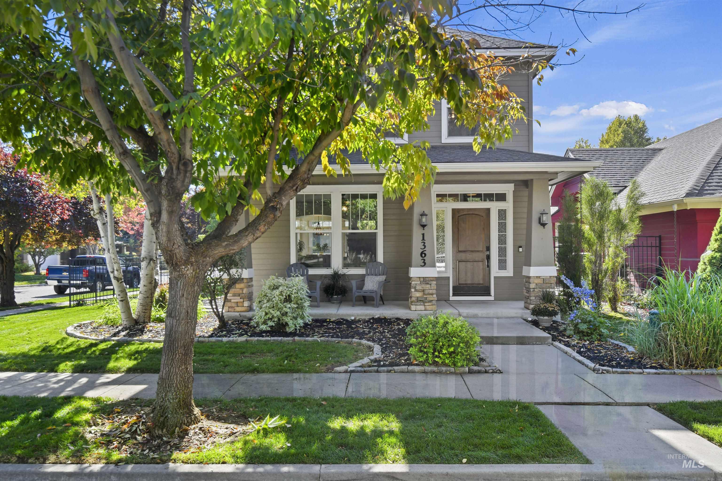 Village Green St, Meridian, ID 83646