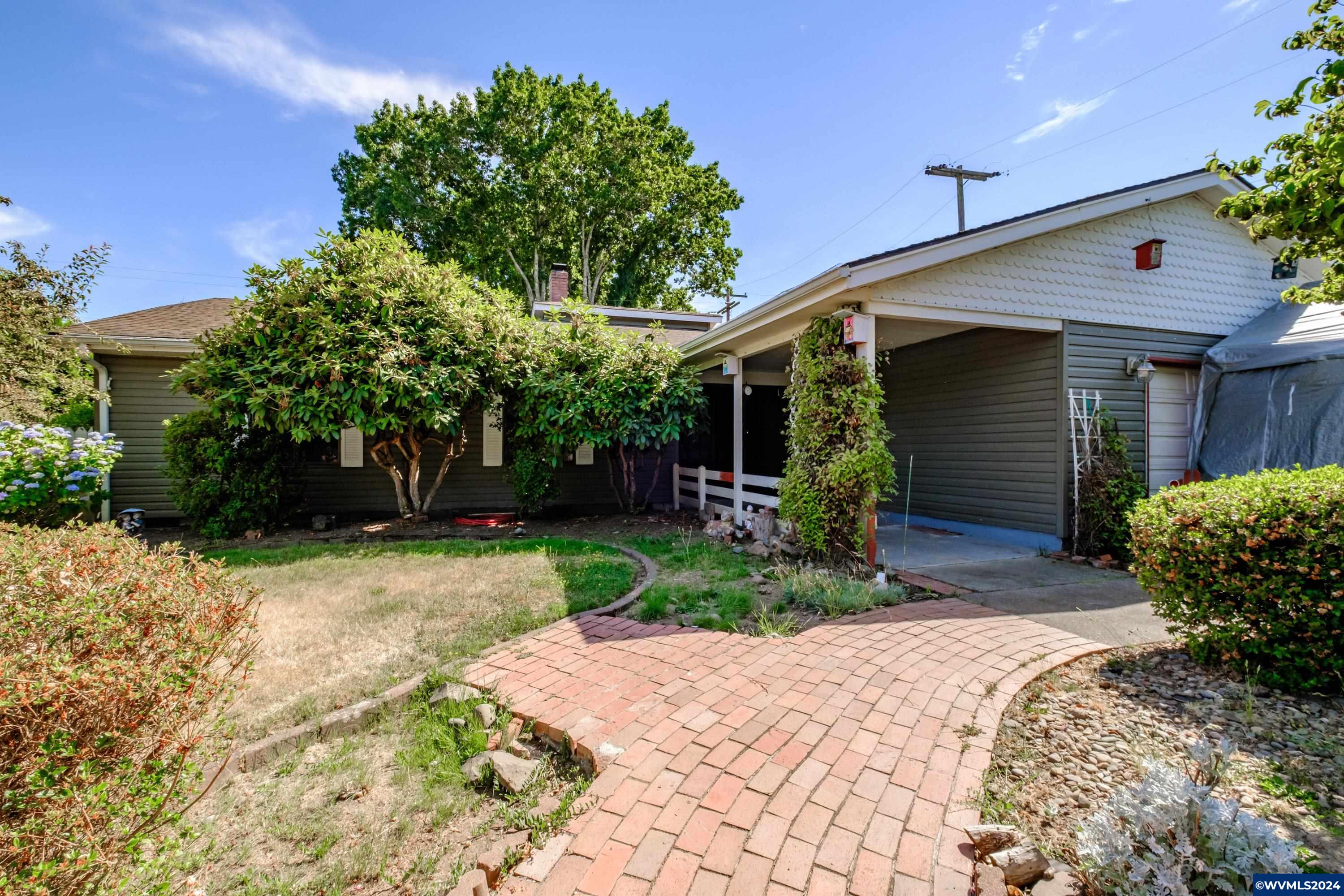Randall Dr, Lebanon, OR 97355