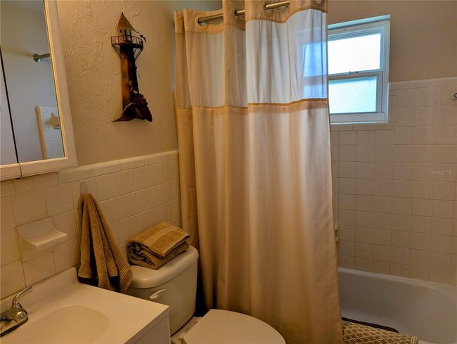 Full Bathroom | Image 15