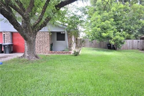 b-1713 Lawyer St, College Station, TX, 77840-4399 | Card Image