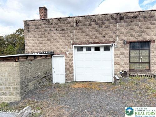 428 E Ridge St, Lansford, PA, 18232-1613 | Card Image