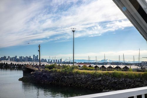415 Esplanade Ave, North Vancouver, BC, V7M1A5 | Card Image