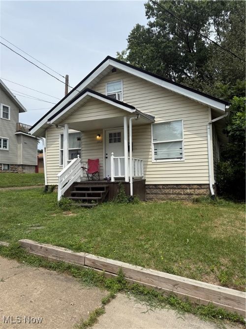 1517 16th St Ne, Canton, OH, 44705-1670 | Card Image