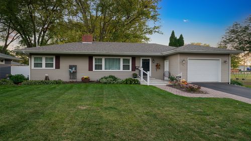 807 Webster St, Oregon, IL, 61061-1937 | Card Image