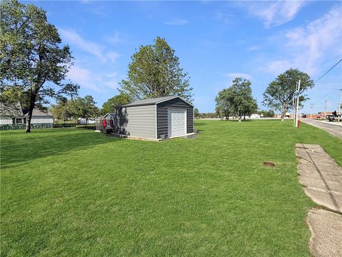 401 N Logan St, OAKLAND, IL, 61943-7140 | Card Image