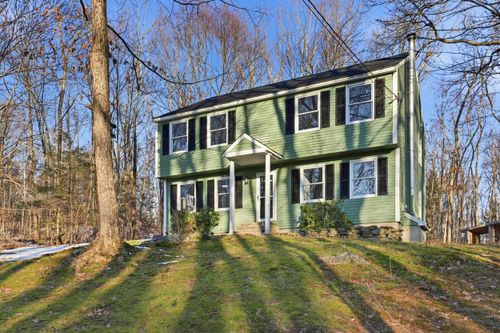 7 Ashley Ct, Raymond, NH, 03077-1873 | Card Image
