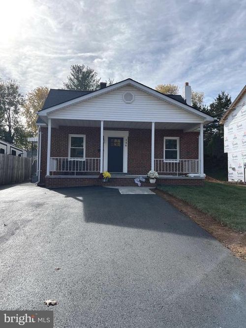 346 W 11th St, FRONT ROYAL, VA, 22630-2806 | Card Image