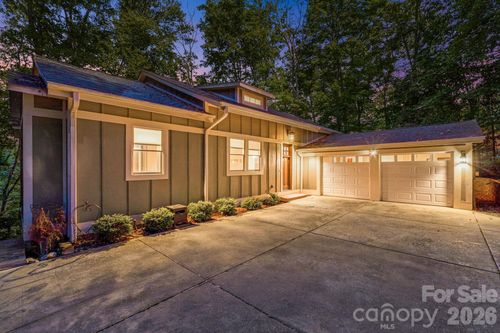 22 Wild Violet Ln, Arden, NC, 28704-8832 | Card Image