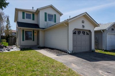 31 D'ambrosio Dr, House other with 3 bedrooms, 2 bathrooms and 4 parking in Barrie ON | Image 2