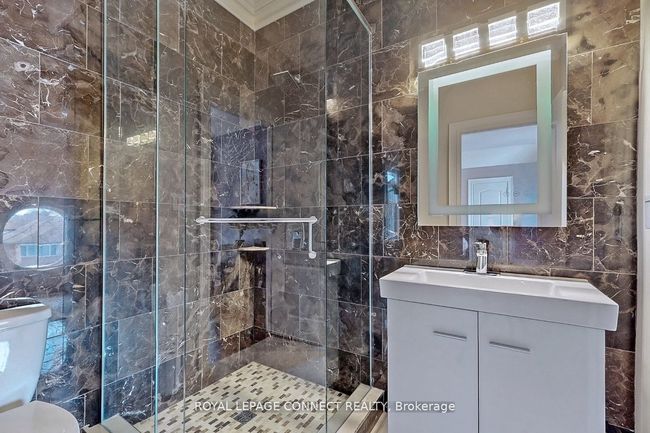 1330 Kilmaurs Ave, House other with 6 bedrooms, 6 bathrooms and 4 parking in Oshawa ON | Image 21