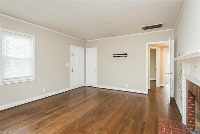 1011 W Wendover Ave, House other with 2 bedrooms, 2 bathrooms and null parking in Greensboro NC | Image 9