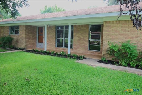 741 W Bell St, Bartlett, TX, 76511-4591 | Card Image